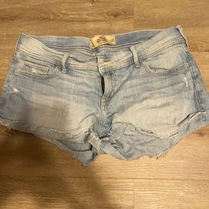 🎉🎉🎉🎉NWOT HOLLISTER JEANS SHORTS🎉🎉🎉